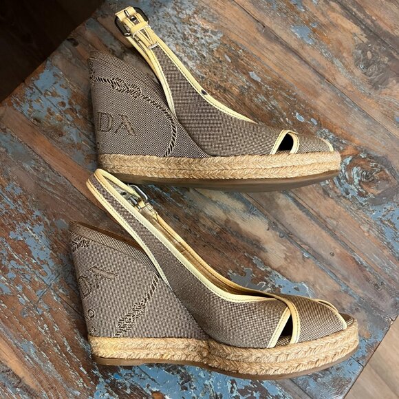 Vintage Prada Taupe and Cream/White Wedges, SZ 38 - Picture 2 of 7